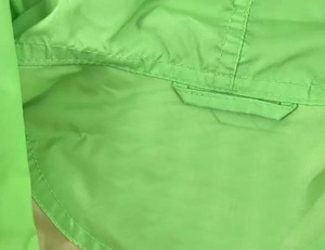 เสื้อแจ็คเก็ตกันลมคุณภาพสูงจากผู้ผลิต OEM แบบ unisex ทรงปกติ สีนีออน ดีไซน์บล็อกสีแบบ Anorak สำหรับกิจกรรมกลางแจ้ง พร้อมฮู้ดกันลม - Product Image 6