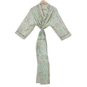 Kimono en soie d'été léger et confortable pour femmes avec de beaux vêtements de nuit sérigraphiés - Product Image 1