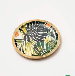 Plateau de service rond en bois écologique, durable et luxueux, avec motif de flamant rose, design de dessin animé, pour fromages, fruits, en-cas, desserts - Product Image 3