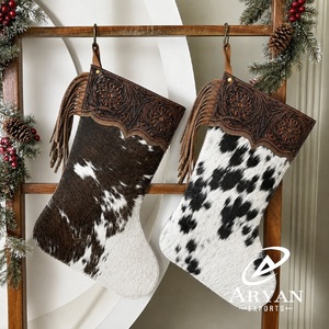 Calcetín Navideño de Cuero Vacuno Genuino al por Mayor con Puño de Cuero Grabado Floral y Flecos, Decoración Navideña Estilo Western para el Hogar - Product Image 1