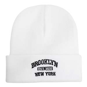 Gorros de punto acanalados con diseño de letras y parche de logotipo personalizado al por mayor, gorros de calavera con dobladillo de tela de algodón duradera, accesorios de invierno con lazos de puntos - Product Image 3