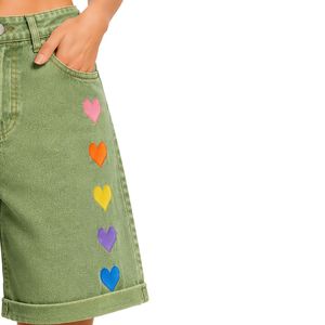 Short en jean décontracté pour femme, taille haute, coupe ample, ourlet retroussé, en coton, brodé cœur arc-en-ciel vert olive personnalisé, idéal pour l'été - Product Image 4