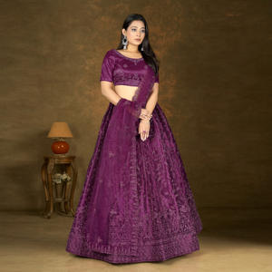 Lehenga Choli de red con bordado Zari de hilo pesado, diseño acampanado, borde bordado, Dupatta de red a juego, para bodas, graduaciones y fiestas. - Product Image 2