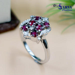 แหวนเงินแท้ 925 ประดับโรโดไลต์การ์เนตแบบกลุ่ม |   พลอยสีแดงธรรมชาติประดับด้วยคิวบิกเซอร์โคเนีย |   เครื่องประดับอัญมณีสำหรับผู้หญิง - Product Image 4