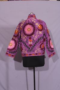 Chaqueta de tela TNT Suzani con bordado floral morado – Chaqueta artesanal para bodas, fiestas y ocasiones festivas. - Product Image 4