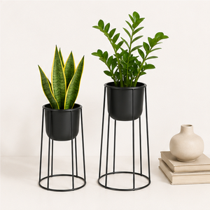 Vases en métal noir de luxe en gros avec support | Porte-pot de fleurs en fer avec revêtement en poudre durable, personnalisable, moderne, pour la maison et le jardin - Product Image 1