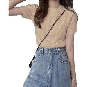 เสื้อยืดทรงเข้ารูปผ้าริบเนื้อนุ่มสำหรับผู้หญิง พิมพ์ลายได้ตามต้องการ แขนสั้น สีพื้น - Product Image 3