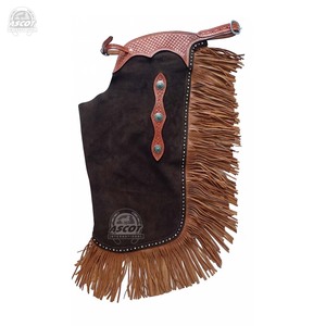 Chaps d'équitation de qualité supérieure en daim de vache, style Bermuda, avec franges et travail artisanal. - Product Image 3