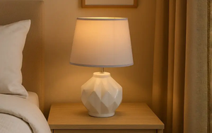 Lampe décorative de bureau, design d'intérieur moderne, lampe en bois, design moderne, lampe de table en bois massif pour chambre à coucher, salon - Product Image 1