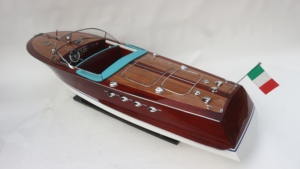 SUPER RIVA TRITONE - Modelo de Lancha Rápida de Madera Hecho a Mano por Fabricante Vietnamita, Pulido y Pintado - Product Image 4