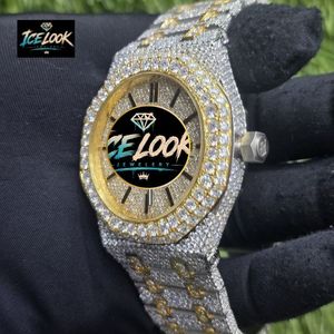 Reloj de Cuarzo de Lujo para Hombre Ice Cubed, de Acero Inoxidable, con Esfera de Cristal de Zafiro, Tono Plateado y Dorado, Incrustaciones de Moissanita, Reserva de Energía Oculta - Product Image 4