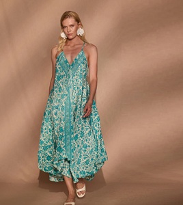 Vestido largo maxi con cuello halter, diseño sin espalda y bajo acampanado, atuendo de fiesta para mujer, varios colores. - Product Image 6