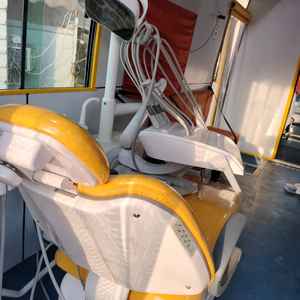 Nueva furgoneta dental móvil integrada en furgoneta protibial bien equipada - Product Image 5