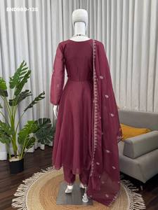 Conjunto de Kurti-Pantalón y Dupatta Anarkali de seda HO de alta calidad con bordados, listo para usar, suministro al por mayor. - Product Image 4