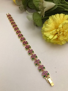 Pulsera de Perlas Reales de Latón de Primera Calidad con Baño de Oro, Diseño Moderno para Fiestas, Bodas y Eventos, para Mujer - Product Image 3