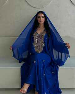 Ensemble 2 pièces de luxe en gros pour femmes musulmanes, robe modeste simple en mousseline unie perlée, longueur ras du sol, coupe trapèze, lavable, avec soutien-gorge intégré - Product Image 3