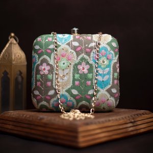 Bolso de mano elegante con bordado floral verde y azul para fiestas, cartera de noche de diseñador para eventos de mujer - Product Image 1