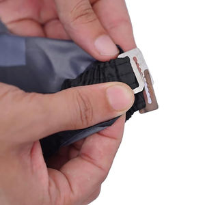 Gorro de Barbero Ligero Hecho a Medida, Capa de Peluquería Impermeable con Poliéster Resistente para Mostrar el Logotipo - Product Image 2