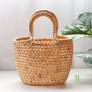NEW DESIGN Sustainable Handmade Seagrass Basket Natural Woven Storage Organizer for Shopping Picnic and Home Decor - Product Image 4