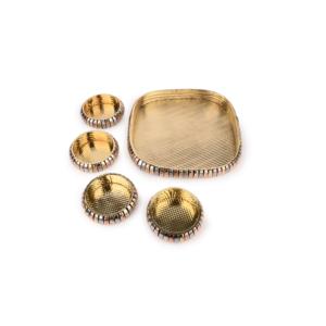 Plateau rectangulaire avec 4 bols ronds, design moderne et luxueux, en laiton poli fait main, ensemble de service pour fruits secs durable - Product Image 4