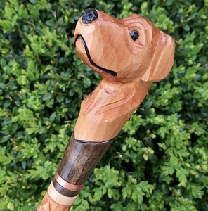 Canne de marche en bois sculptée à la main de luxe, design rustique, écologique, cadeau de retraite pour hommes, utilisation multifonctionnelle en extérieur - Product Image 1