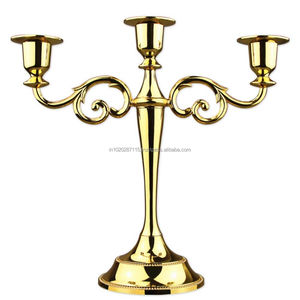 Candelabros de metal pintados en blanco para decoración de boda shabby chic con diseño de ambiente romántico a la luz de las velas - Product Image 5
