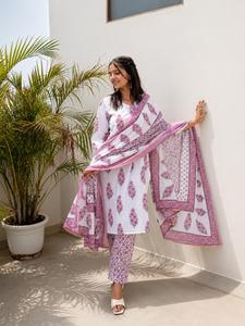 Conjunto de Kurta y Pantalón de Talla Grande para Mujer, con Dupatta, Estampado Floral a Mano, Ropa Étnica de Algodón para Bodas y Festivales - Product Image 2