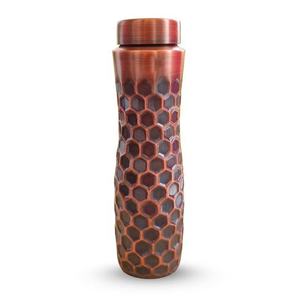 Bouteille d'eau en cuivre gaufré nid d'abeille, finition antique, artisanale, étanche, réutilisable, bouteille à boire ayurvédique - Product Image 1