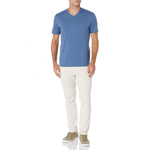 T-shirt décontracté pour homme à col en V et manches courtes 100 % coton, respirant, séchage rapide, personnalisable avec logo, vente en gros - Product Image 1