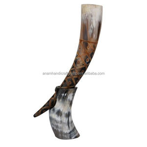 Corne à boire Viking polie et écologique, fabriquée à la main, naturelle et personnalisée de la meilleure qualité, sculptée pour un restaurant à domicile en Inde - Product Image 1