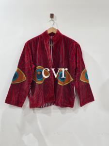 Abrigo Bohemio Bordado en Terciopelo Rojo, Cuello Mandarín, Manga Tres Cuartos, Patrón Geométrico Hecho a Mano, Ropa Exterior para Mujer Adulta - Product Image 1
