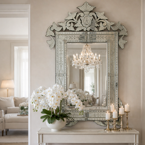 Miroir mural de style vénitien haut de gamme avec couronne décorative et détails gravés, miroir antique classique pour la maison et l'hôtel - Product Image 1