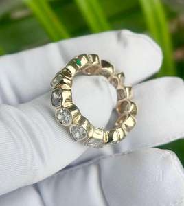 Anillo de promesa de moissanita premium con corte de diamante en múltiples formas para unisex, plata 925 original con baño de oro, joyería moderna personalizable. - Product Image 2