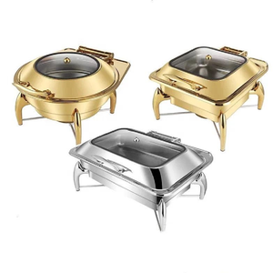 Calentador de comida de cerámica ornamental con detalles de filigrana dorada y tapa de cúpula blanca. Disponible a precios de mayorista. - Product Image 3