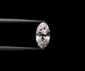 เพชร OM GEMS 1.05 กะรัต รูปทรงวงรี เพชรเลี้ยงในห้องปฏิบัติการ (Moval) สีแฟนซี เจาะด้วยเลเซอร์ สำหรับแหวนหมั้นและแหวนแต่งงาน รับรองโดย IGI - Product Image 1