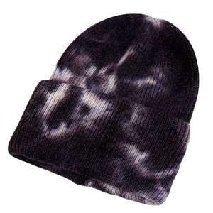 Bonnet Tie-Dye Unisexe en Tricot Hiver, Casquette à Revers Doux et Extensible, Idéal pour l'Extérieur et les Jours Froids, Vente en Gros, Tendance - Product Image 3