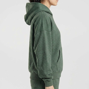 เสื้อฮู้ดดี้ผู้หญิงทรงโอเวอร์ไซส์ สีพื้น ล้างสีแบบแอซิดวอช สำหรับฤดูหนาว แบบไหล่ตก แฟชั่นทันสมัย รับผลิตแบบ OEM/ODM พร้อมโลโก้ตามสั่ง ไซส์พลัส - Product Image 2