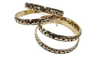 Brazalete de Diseño con Acabado en Latón de Primera Calidad, Brazalete Tradicional Indio de Lujo Abrible, Ideal para Bodas y Ocasiones Especiales - Product Image 1