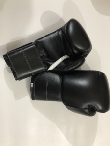 Guantes de Boxeo de Cuero Vacuno Personalizados para Propietarios de Gimnasios, Clubes de Fitness, Proveedor Mayorista de Guantes Profesionales para Entrenamiento y Sparring - Product Image 3