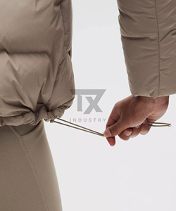 Veste matelassée respirante en toile pour femme avec coque en nylon, entièrement personnalisable et au design tendance - Product Image 4