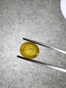 Saphir Jaune Naturel de Bangkok Certifié GIA 4,17 Carats, Coupe Ovale Jaune Doré, Pierre Libre 8,40x10,20mm, Jai Narayan Gems Luxe - Product Image 2