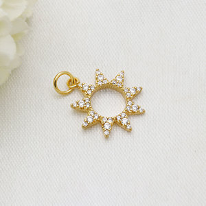 Pendentif Charme Soleil en Argent Sterling Plaqué Or avec Zircons Pavés, Petite Breloque pour la Fabrication de Bracelets et Colliers - Product Image 5