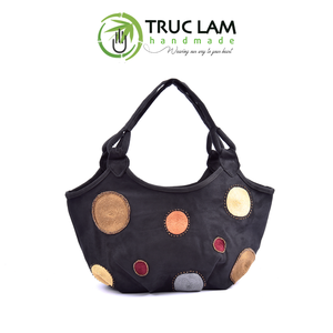 Sac de voyage tendance fait main en suède avec oreilles de lapin, orné de perles de verre cousues à la main, motifs O, écologique - Product Image 2