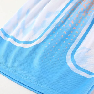 Tenue de sport personnalisée haut de gamme par sublimation, uniforme de basketball en tissu mesh respirant, uniforme d'équipe, uniforme de basketball en gros - Product Image 3