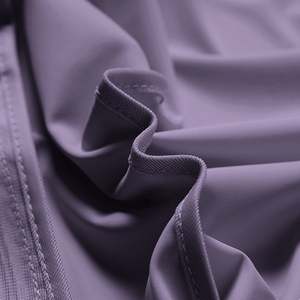 Manteau pour femme à capuche coupe-vent avec poche zippée, rangement sécurisé, performance sportive, vêtement d'extérieur athlétique d'hiver en polyester technique - Product Image 3