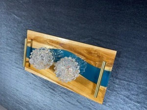 Plateau de service contemporain personnalisé en bois et résine époxy, écologique, pour le petit-déjeuner, par UO INDIA - Product Image 4