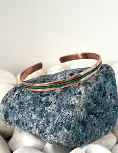 Brazalete de cobre puro con turquesa, malaquita, coral y lapislázuli - Hecho a mano en India por N.S Overseas - Product Image 6