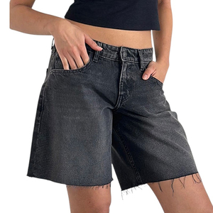 Shorts mini taille haute pour femme en jean de coton coupe ample avec ourlet brut et poches - Product Image 1