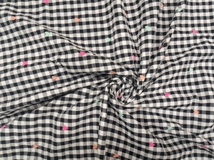 ผ้าฝ้ายลายตารางกิ๊งแฮมส์สีขาวดำคุณภาพสูง - ลายปักรูปหัวใจแสนสนุกสนาน พร้อมด้วยสีพีช ชมพู และมิ้นท์ - Product Image 5