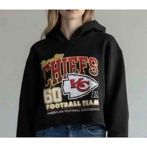 Hoodie court pour femmes - Product Image 1